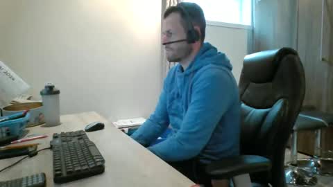 Snapshot of hurley7890 chatting on May 26, 2026, 3:41 pm hurley7890 online show from May 26, 2026, 3:41 pm