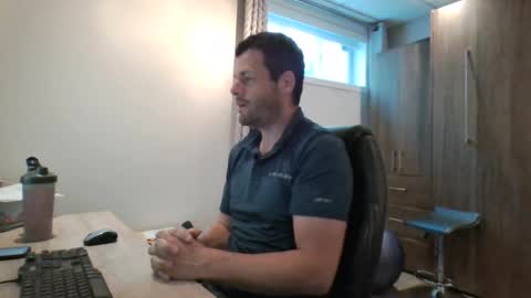Snapshot of hurley7890 chatting on July 7, 2026, 12:31 pm hurley7890 online show from July 7, 2026, 12:31 pm