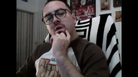 Snapshot of hurtadodirector chatting on February 24, 2026, 6:44 am hurtadodirector online show from February 24, 2026, 6:44 am