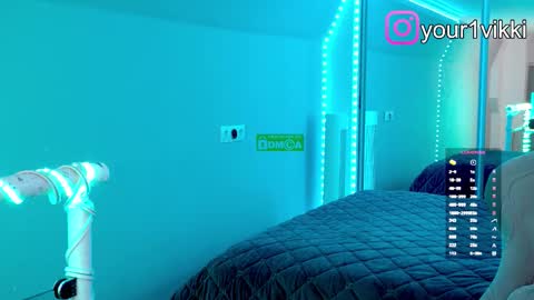 Snapshot of hustleebabyy_vikki chatting on November 12, 2025, 7:35 pm Vika online show from November 12, 2025, 7:35 pm