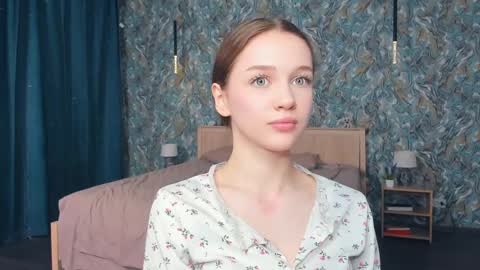 Snapshot of hwadwellingham chatting on June 5, 2026, 7:14 am Lily online show from June 5, 2026, 7:14 am