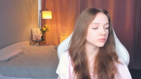 Snapshot of hwadwellingham chatting on June 29, 2026, 10:15 am Lily online show from June 29, 2026, 10:15 am