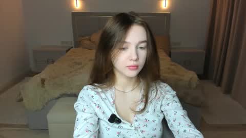 Snapshot of hwadwellingham chatting on July 12, 2026, 7:10 am Lily online show from July 12, 2026, 7:10 am