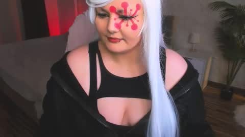 Hwasa online show from March 3, 2026, 8:37 pm