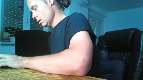 Snapshot of hypnoslutger chatting on June 21, 2026, 8:17 am hypnoslut online show from June 21, 2026, 8:17 am