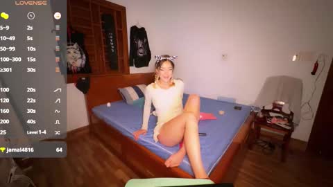 Snapshot of hypnotic_kitty chatting on October 25, 2025, 5:15 am Your submissive lady 3 online show from October 25, 2025, 5:15 am