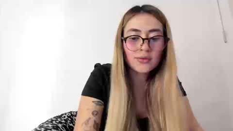 Hyun Joo online show from September 16, 2025, 8:43 pm