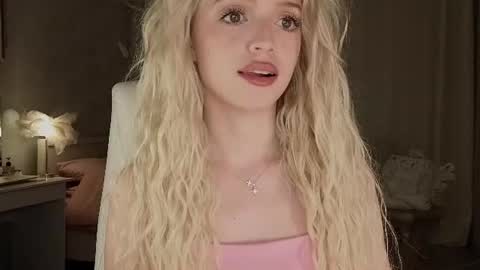 Snapshot of i__am_joss chatting on August 6, 2026, 10:44 pm Joselle online show from August 6, 2026, 10:44 pm
