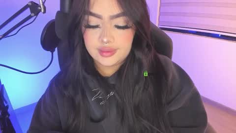 Ari online show from October 1, 2025, 1:11 am