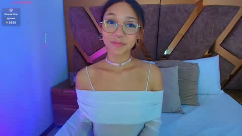 Sofia online show from March 5, 2026, 9:33 pm