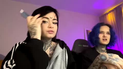 Snapshot of i_died_again chatting on January 25, 2025, 5:40 pm Asya online show from January 25, 2025, 5:40 pm