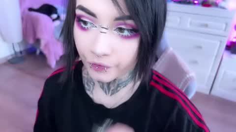 Snapshot of i_died_again chatting on March 1, 2025, 10:45 am Asya online show from March 1, 2025, 10:45 am