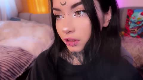 Snapshot of i_died_again chatting on November 15, 2025, 9:06 am Asya online show from November 15, 2025, 9:06 am