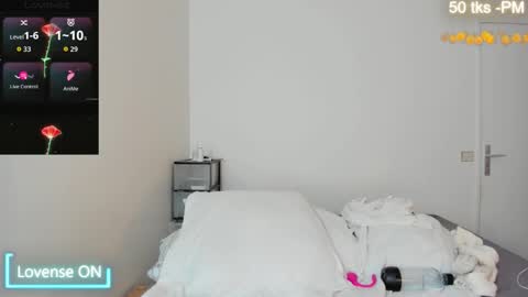 Snapshot of i_esus chatting on January 12, 2026, 11:59 am Olivia Alafolix- Fr--je parle fr -en online show from January 12, 2026, 11:59 am