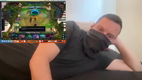 i o ro online show from December 1, 2024, 9:48 pm