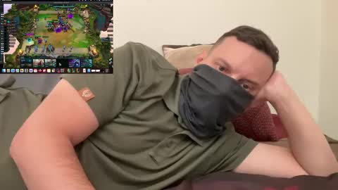 i o ro online show from October 23, 2025, 3:39 am