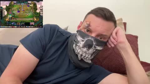 i o ro online show from October 31, 2025, 5:08 am