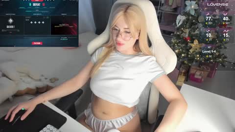 HiI am  EvaPVT is open  online show from December 4, 2024, 12:47 pm