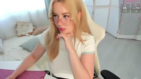 HiI am  EvaPVT is open  online show from July 21, 2026, 12:40 pm