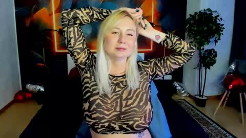 Snapshot of i_will_wake_u_up chatting on May 23, 2026, 8:07 am Samanta online show from May 23, 2026, 8:07 am