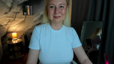 Snapshot of i_will_wake_u_up chatting on June 8, 2026, 1:28 am Samanta online show from June 8, 2026, 1:28 am