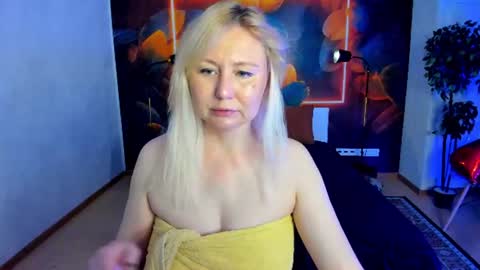 Snapshot of i_will_wake_u_up chatting on June 10, 2026, 1:39 am Samanta online show from June 10, 2026, 1:39 am