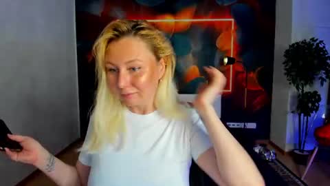 Snapshot of i_will_wake_u_up chatting on June 17, 2026, 2:36 am Samanta online show from June 17, 2026, 2:36 am