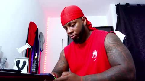 Mr H Independent model online show from September 13, 2025, 3:28 am