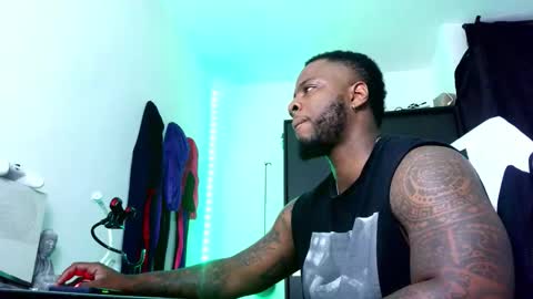 Mr H Independent model online show from October 22, 2025, 2:56 am