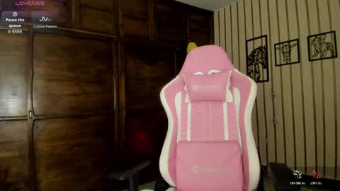 Snapshot of iam_luisa_ chatting on April 4, 2026, 4:44 am Luisa online show from April 4, 2026, 4:44 am