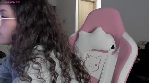 Snapshot of iam_nikki chatting on February 20, 2025, 6:06 am On instagram Imm NikkiHelp me reach 100 likes online show from February 20, 2025, 6:06 am