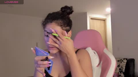 Snapshot of iam_nikki chatting on February 21, 2025, 9:43 pm On instagram Imm NikkiHelp me reach 100 likes online show from February 21, 2025, 9:43 pm