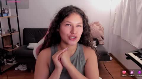 Snapshot of iam_nikki chatting on November 14, 2025, 4:33 am On instagram Imm NikkiHelp me reach 100 likes online show from November 14, 2025, 4:33 am