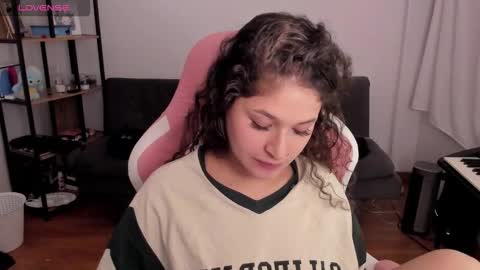 Snapshot of iam_nikki chatting on December 4, 2025, 12:20 am On instagram Imm NikkiHelp me reach 100 likes online show from December 4, 2025, 12:20 am