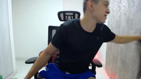 Snapshot of iam_yourbabyprincess_xd chatting on December 6, 2024, 5:31 am iam_yourbabyprincess_xd online show from December 6, 2024, 5:31 am