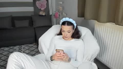 Baby Gal online show from February 18, 2026, 7:26 am