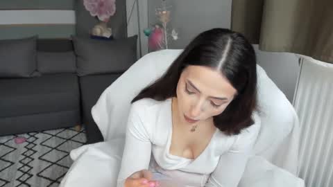 Baby Gal online show from May 13, 2026, 7:06 am