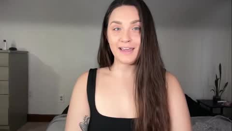 Crystal online show from February 12, 2026, 3:51 pm