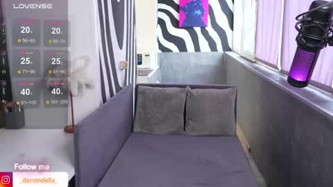 Dervindella online show from December 17, 2025, 5:24 am