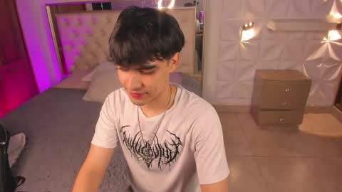 iamjuanjoc online show from June 3, 2026, 3:42 am