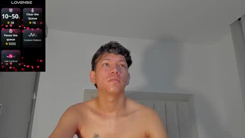 Snapshot of iamjulian_ chatting on June 13, 2026, 11:08 am Juliiiiian online show from June 13, 2026, 11:08 am