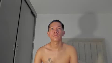 Snapshot of iamjulian_ chatting on June 17, 2026, 11:12 am Juliiiiian online show from June 17, 2026, 11:12 am