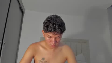 Snapshot of iamjulian_ chatting on June 25, 2026, 11:26 am Juliiiiian online show from June 25, 2026, 11:26 am