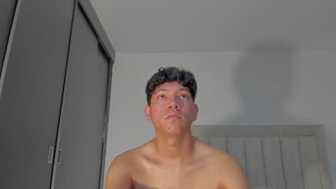 Snapshot of iamjulian_ chatting on July 10, 2026, 11:13 am Juliiiiian online show from July 10, 2026, 11:13 am