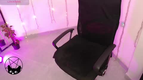 Mari online show from March 4, 2025, 3:00 am