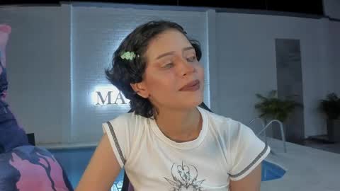 Nayuta online show from June 7, 2026, 3:21 am