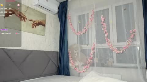 Stella foot size 41 height 175 online show from April 29, 2026, 5:30 pm