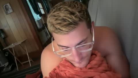 Snapshot of iamtommyparker chatting on September 25, 2025, 4:11 pm iamtommyparker online show from September 25, 2025, 4:11 pm