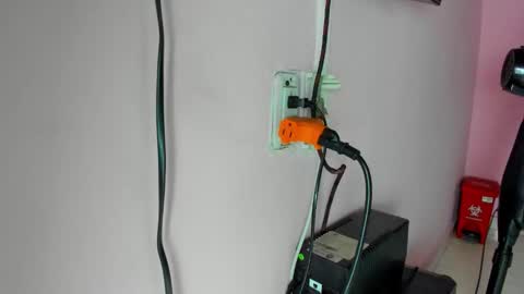 IAN CASTILLO online show from December 15, 2025, 11:14 am