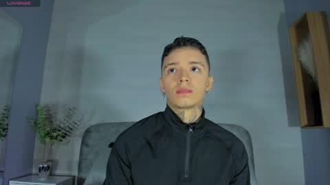 Snapshot of ian_castillo_ chatting on June 9, 2026, 11:11 am IAN CASTILLO online show from June 9, 2026, 11:11 am